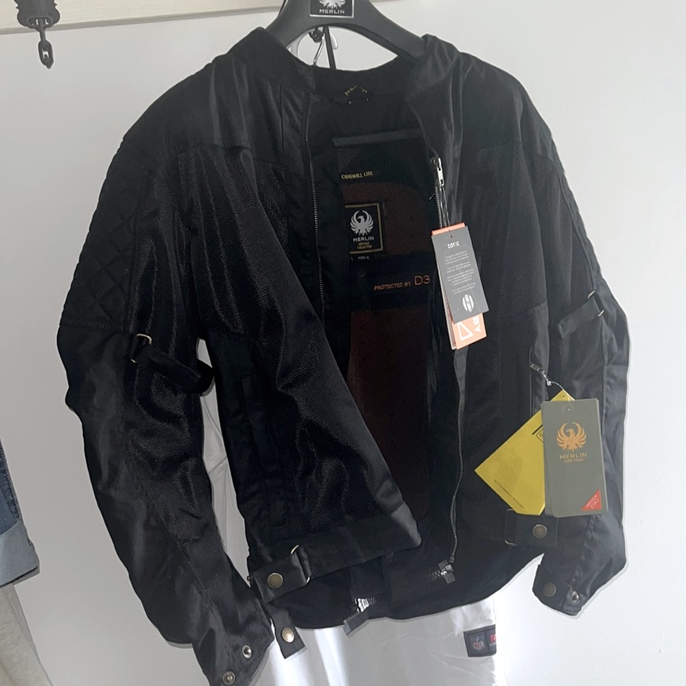 Merlin Chigwell Lite Size Medium. Brand new with Tags still attached. D30 Armor